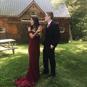 selling my prom dress from junior year!